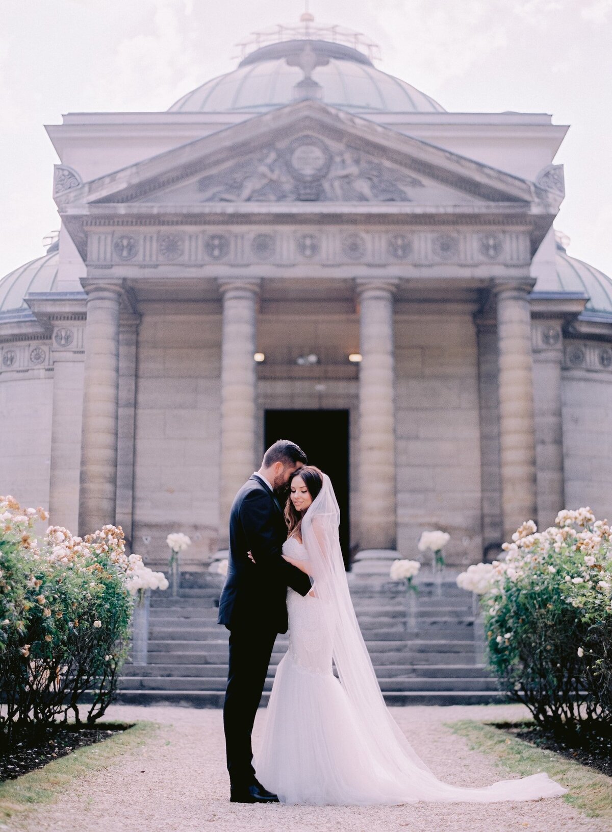 chapelle-expiatoire-luxury-wedding-phototographer-in-paris (17 of 53)