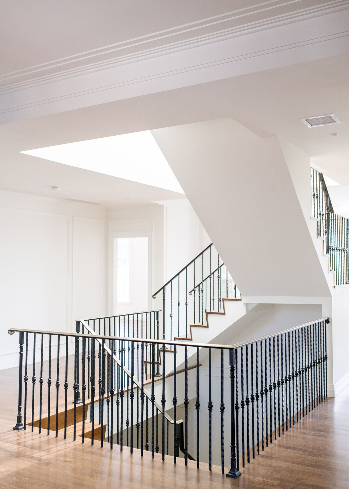 beacon-hill-grand-staircase-historic-home