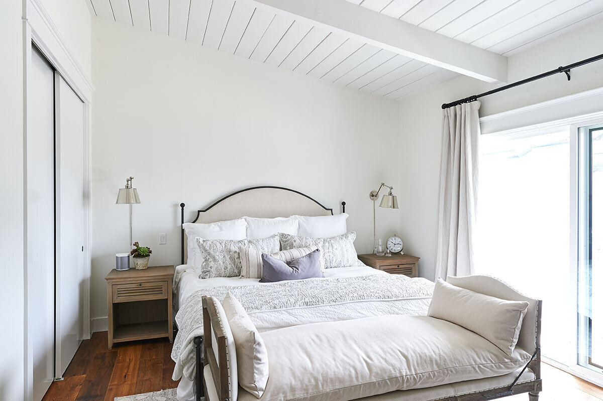bedroom with vaulted ceiling
