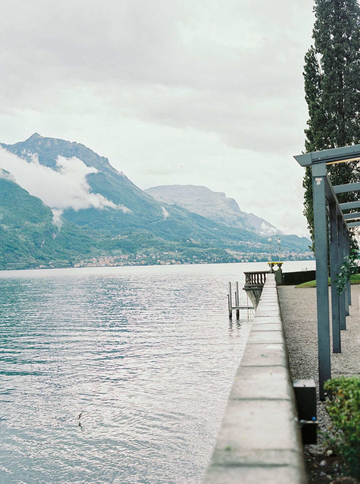 A wedding day photo of the wedding venue Villa Aura del Lago on Lake Como in Italy
