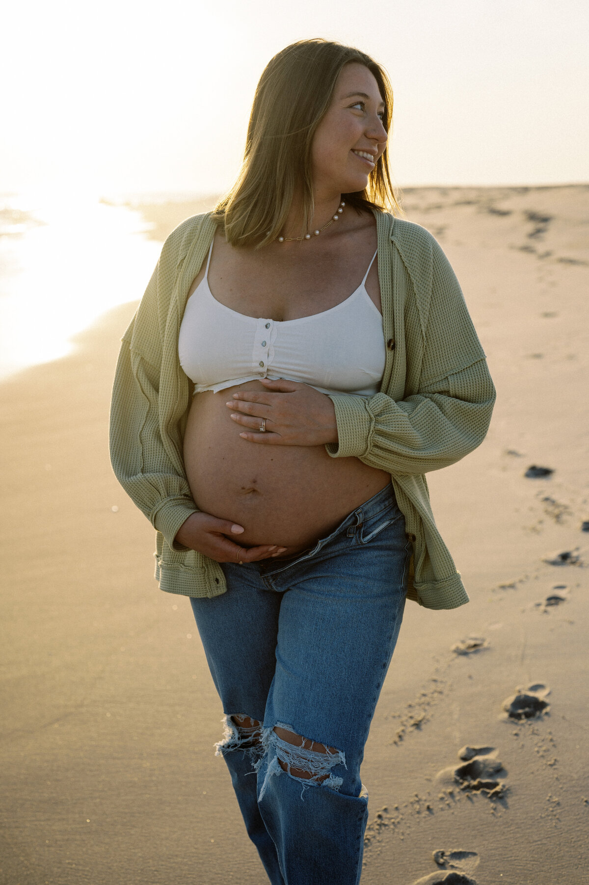 CapeMayLighthouse_BeachMaternitySession_TaylorNicollePhoto-37