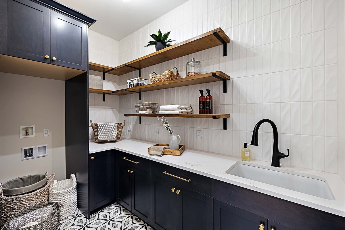 26-70802 Renata New Staging-26