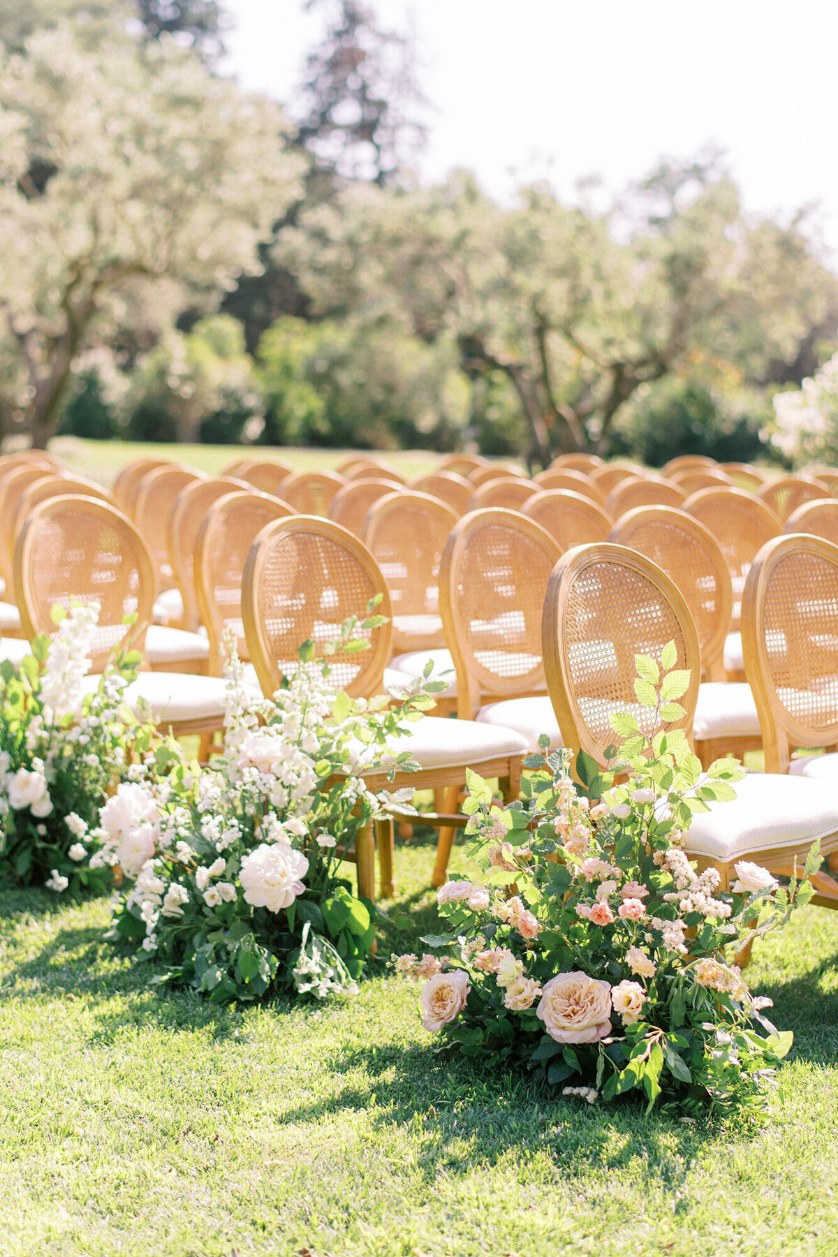 Maïlys Fortune Photography Husband Wife Wedding Weddings Photography France Switzerland Italy Timeless Dreamy Imagery Bilingual French English Destination Weddings Destination Wedding Provence French Riviera Paris Lake Como Tuscany57