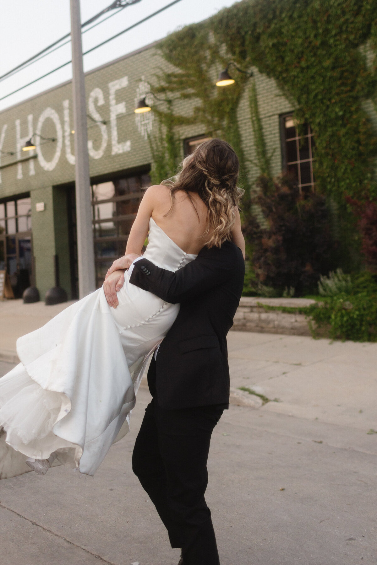 The Ivy House Wedding Venue, Milwaukee WI, Milwaukee Wedding Photographer-3