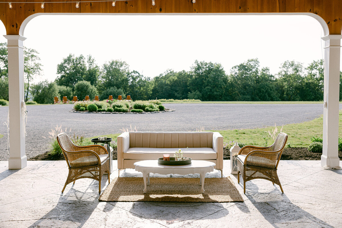 wedding-lounge-windridge-estate-upstate