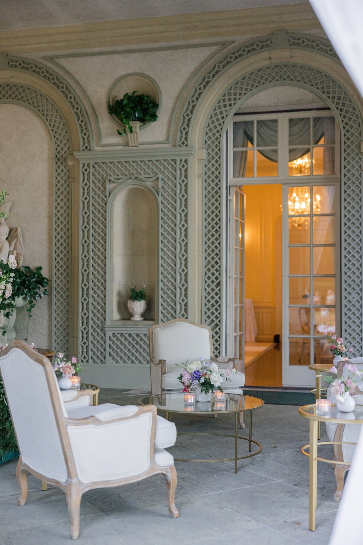 wedding-lounge-seating-at-glen-manor-house-ri