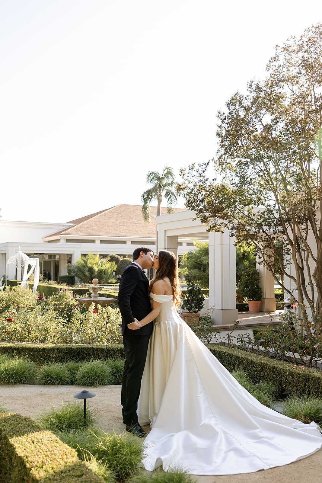 pretty-palm-leaf-event-co-dylan-and-erynn-wedding-at-the-nixon-16