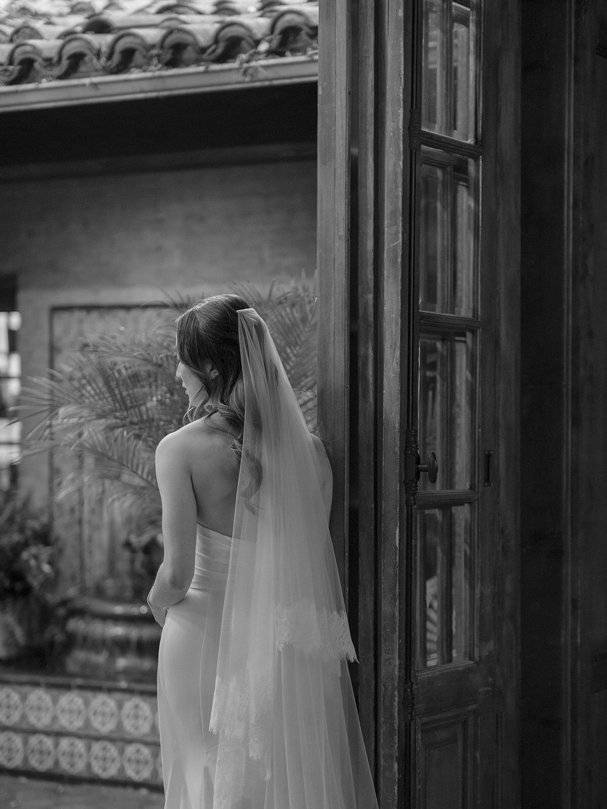 Faye-Fern-Creative-Dennis-Roy-Coronel-Carondelet-House-Couple-05