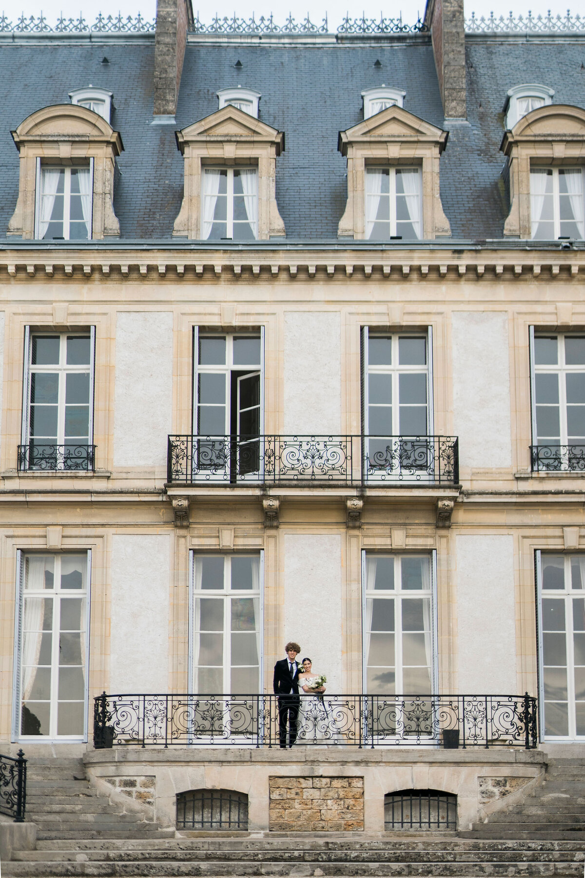 123-Chateau-de-Santeny-Paris-France-Inspiration-Love-Story Elopement-Cinematic-Romance-Destination-Wedding-Editorial-Luxury-Fine-Art-Lisa-Vigliotta-Photography