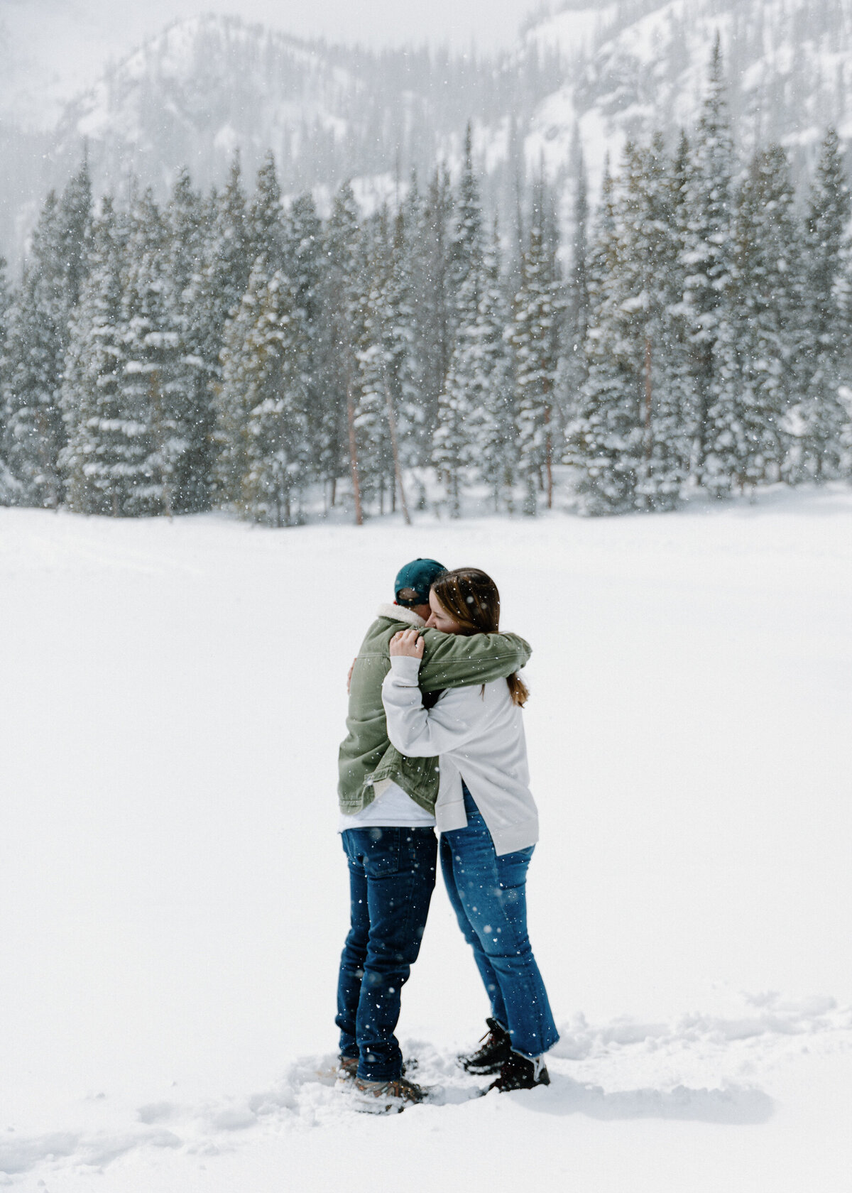 Ashlynn Shelby Photography_Rock Mountain National Park Engagement Shoot_ Dream Lake Engagement Shoot-2