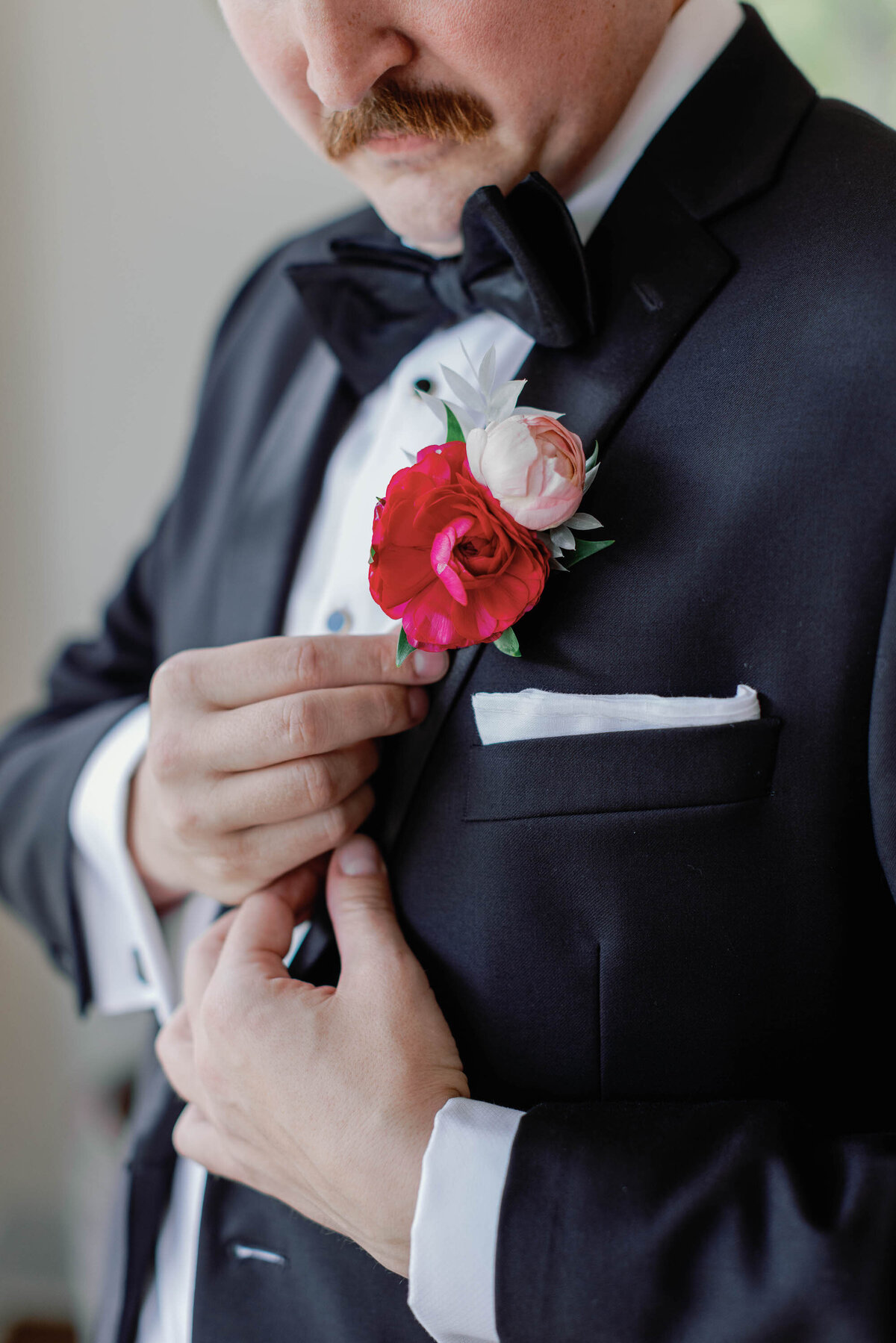 grooms-boutonniere-at-the-grand-lady-texas