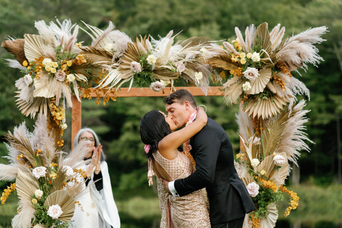 Lakefalls_Lodge_NH_Indian_Wedding_LevKuperman_063