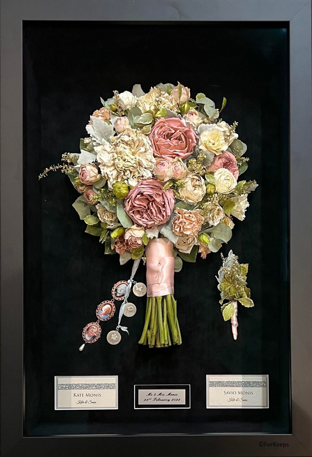 Wedding bouquet preserved in 3D frame.