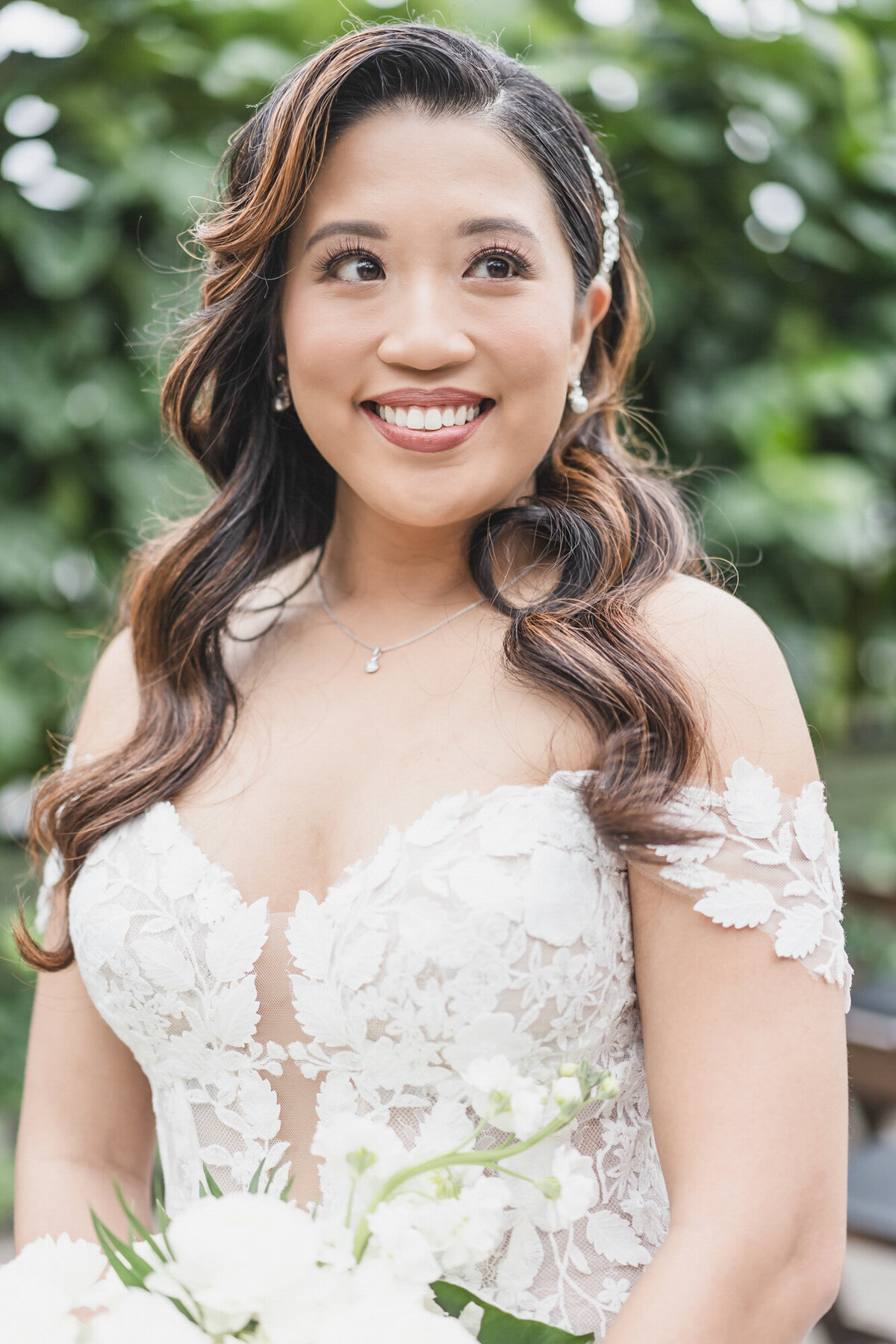 A MAGICAL WINTER PLANTERRA GARDEN WEDDING WITH A GREEN COLOR PALETTE IN WEST BLOOMFIELD, MICHIGAN PROVIDED BY KARI DAWSON PHOTOGRAPHY33