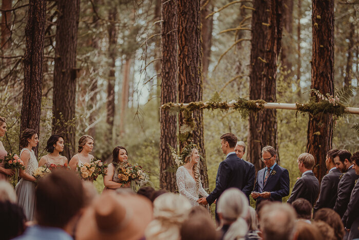 earthy-pnw-inspired-wedding-at-lake-creek-lodge-anna-caitlin-39