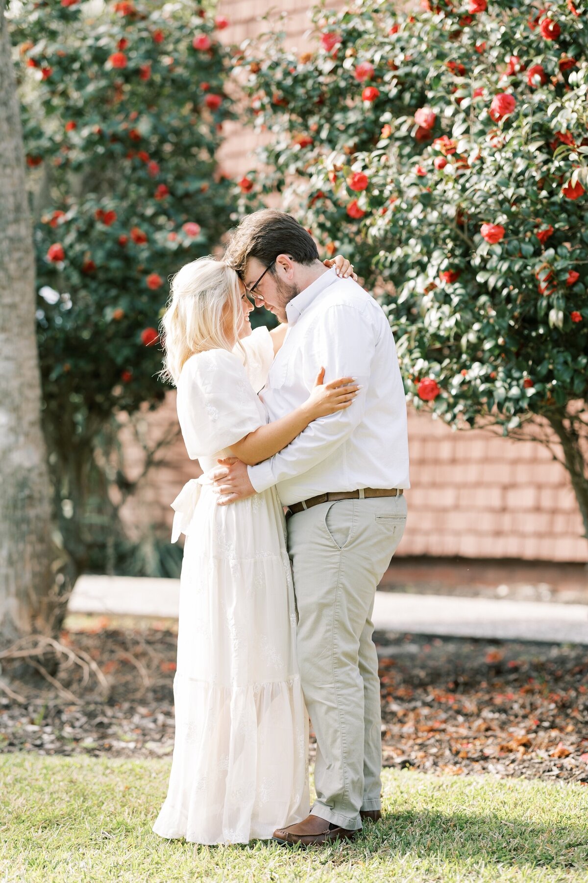 timeless-white-themed-georgia-engagement-photography-2