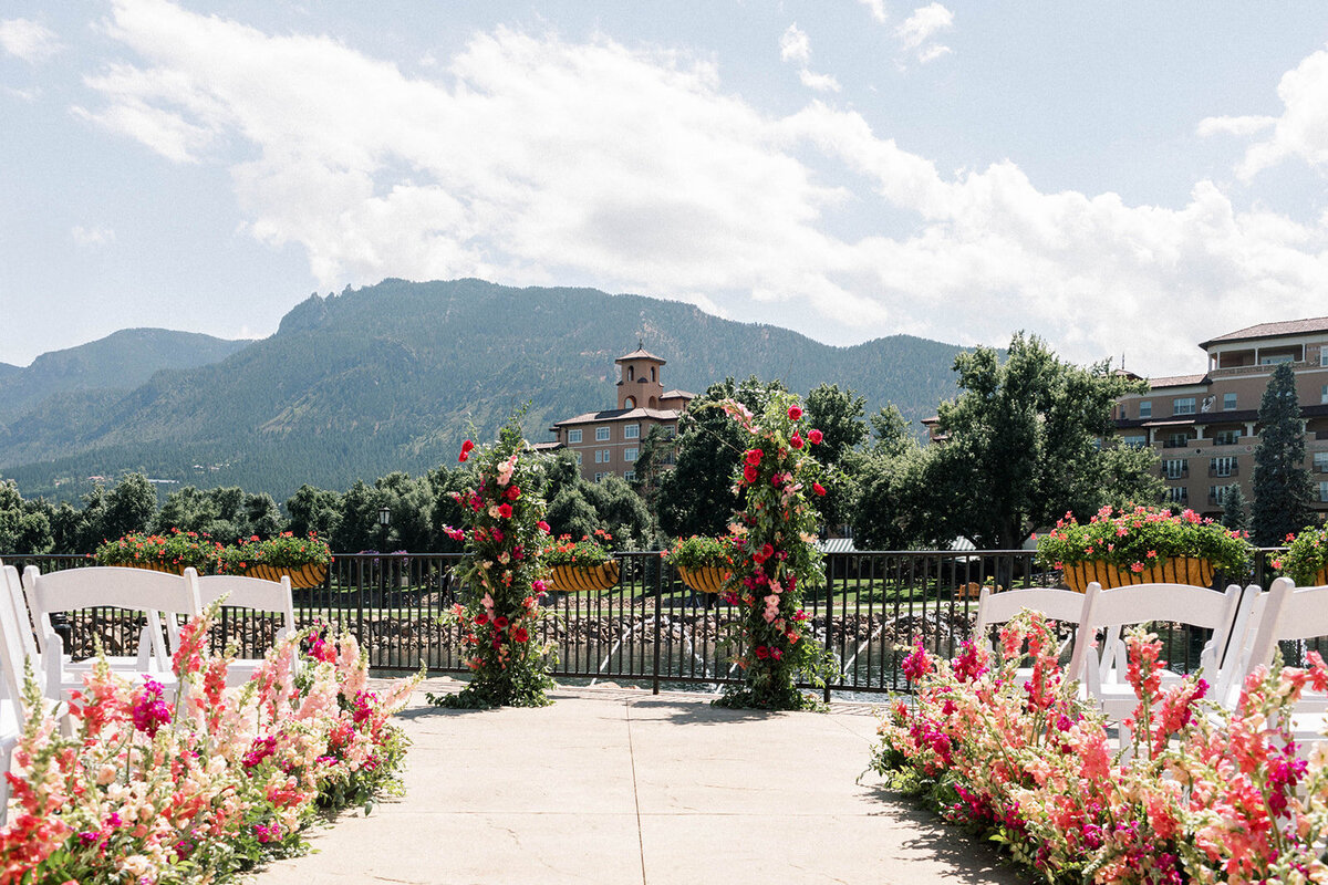 M%2bE_The_Broadmoor_Lakeside_Terrace_Wedding_Highlights_by_Diana_Coulter-35