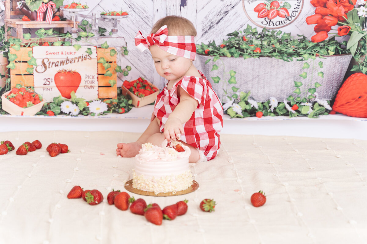 Evangeline 1 year old cake smash-0030