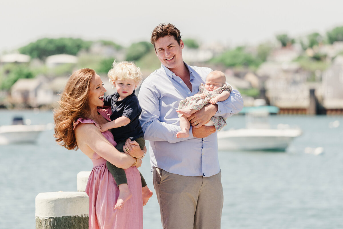 Nantucket-Harbor-Creeks-Family-Portraits-11