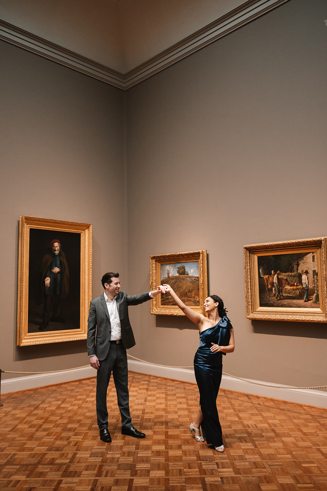 chicago-art-institute-engagement-session-melissa-ferrara-photography01003