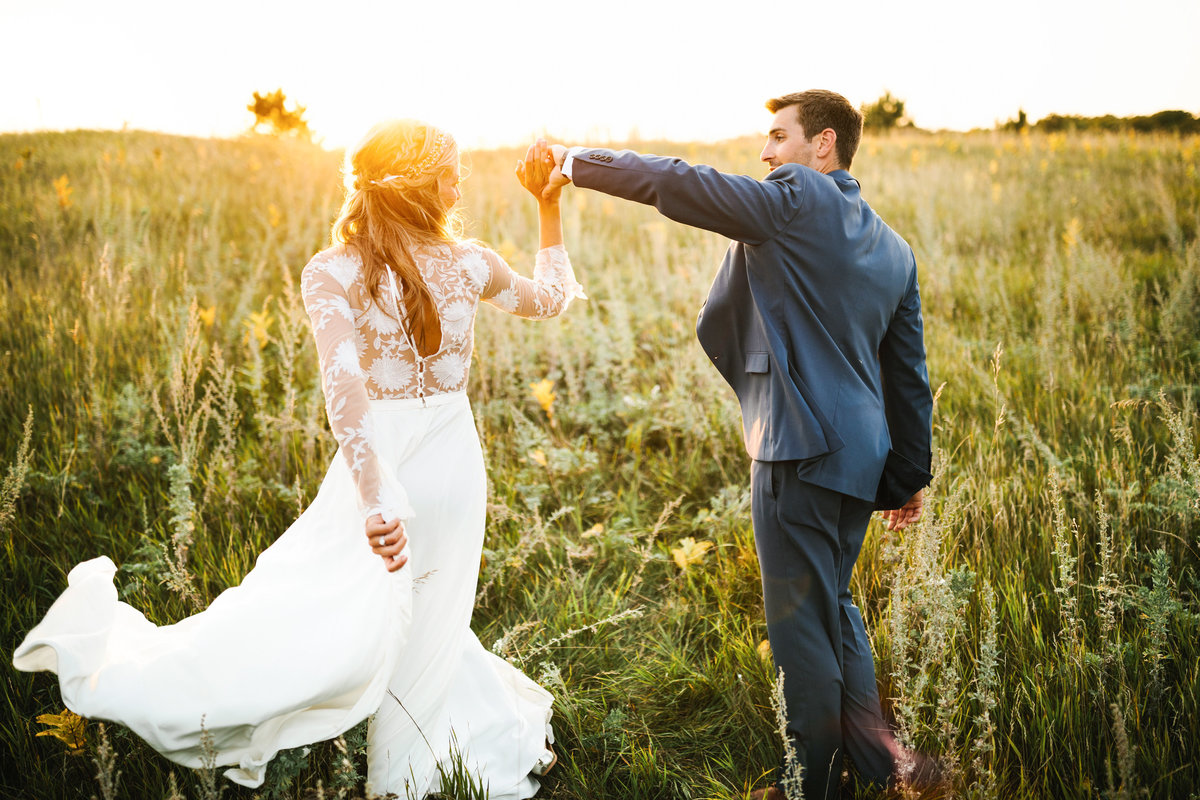 The-Barn-At-Five-Lakes-Resort-Wedding-Golden-Hour