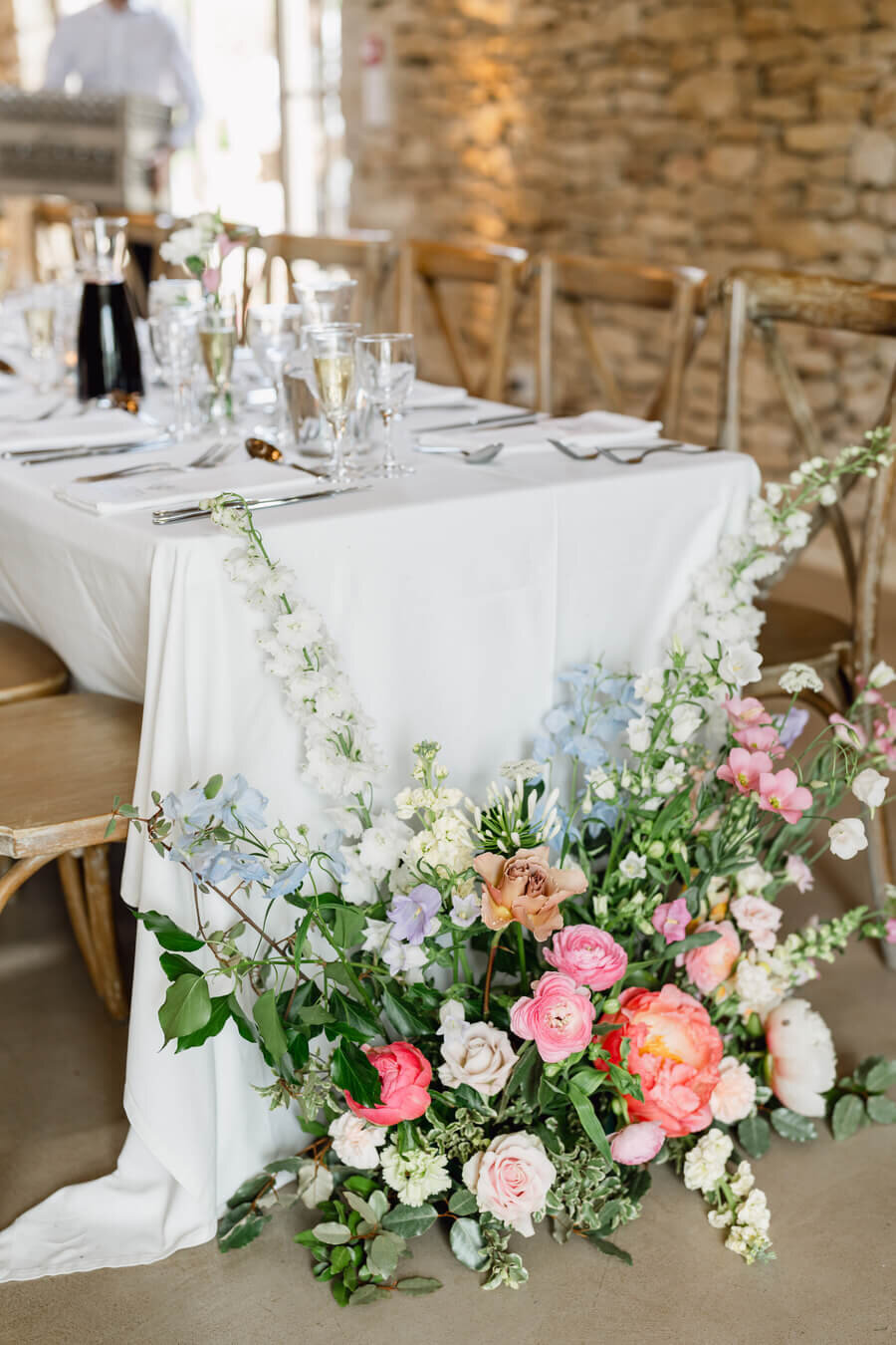 luxury - wedding - france - planning - flowers - florals - florist -chateau - soutfrance 23