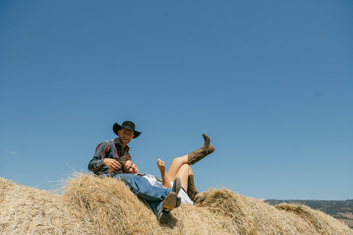 presley-gray-photo-haybale-forest-montana-elopement-7382