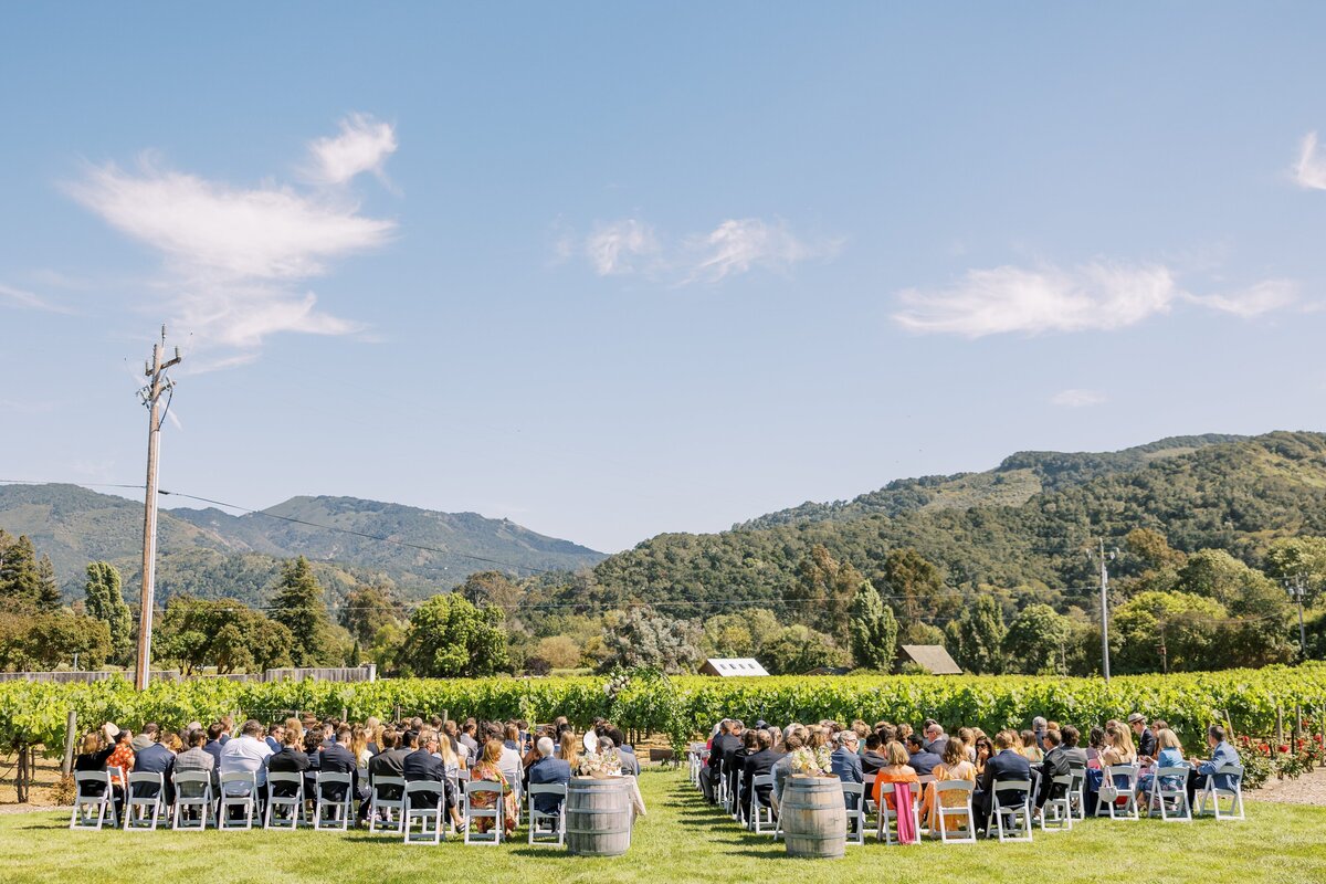 Folktale-Winery_Haley-Brendan_Hannah-Berglund-Photography_Sneaks-12