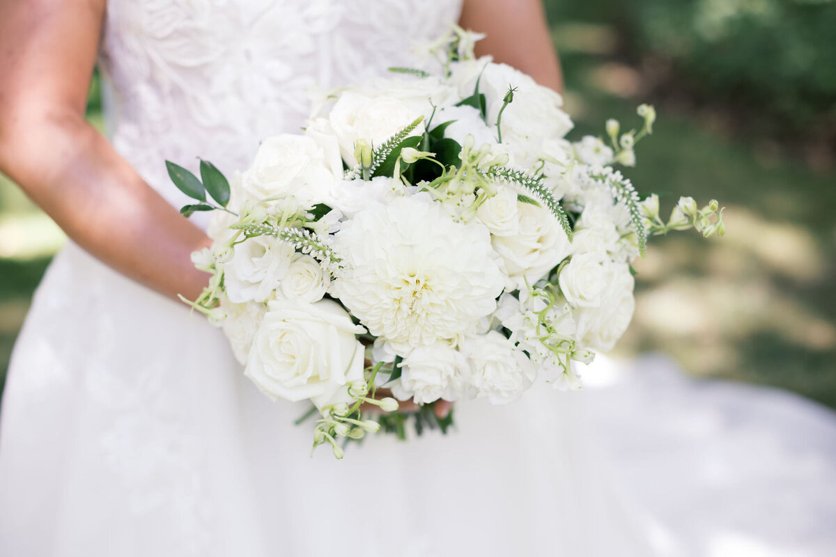 Caitlin&BrianWedding_CouplePortraits_IvoryBlushPhotography18