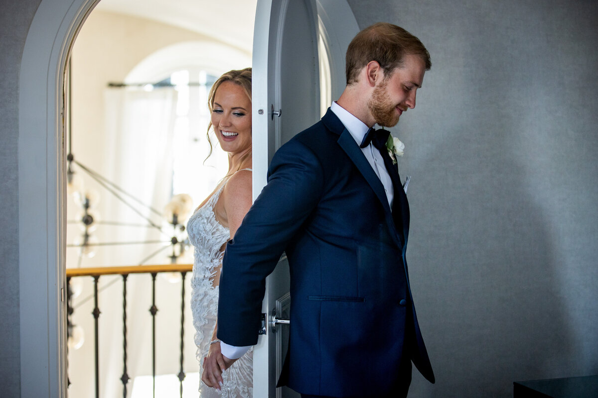 36Intercontinental-Chicago-Hotel-Wedding-Photos-Lauren-Ashlely-Studios