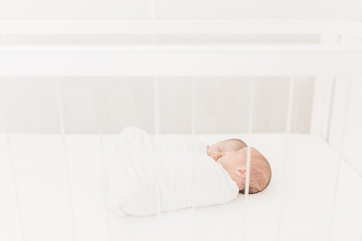 charleston-baby-photographer-twin-newborn-session-caitlyn-motycka-photography_0025