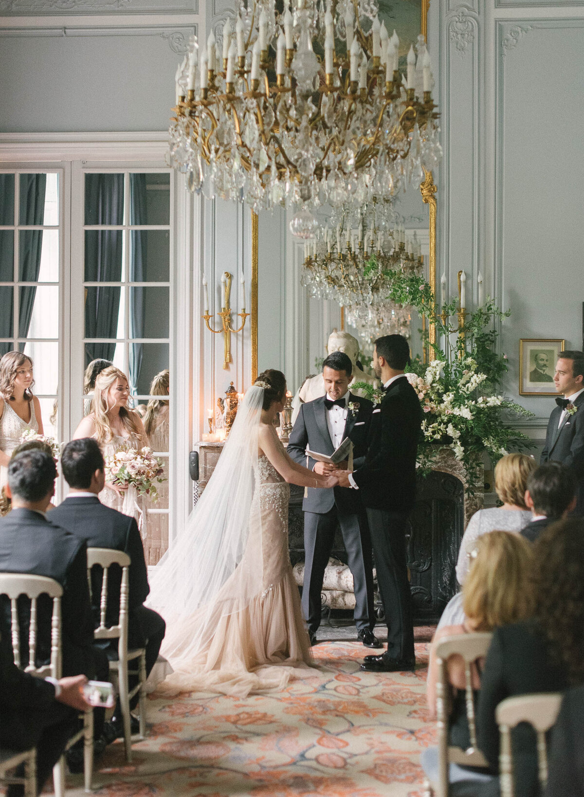 25-Paris-wedding-ceremony-Alexandra-Vonk-photography