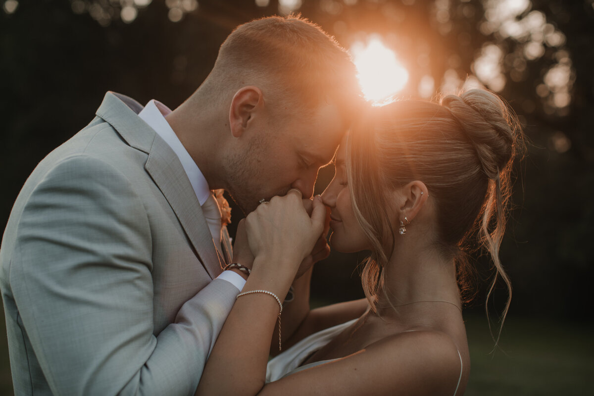brooke-max-wedding-ancaster-summer-vintage-romantic-tamahaac-club-hamilton-256