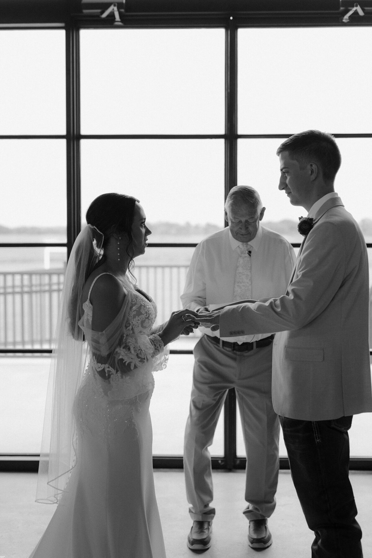 Navasota-texas-college-station-wedding-at-the-gin-at-hidalgo-falls