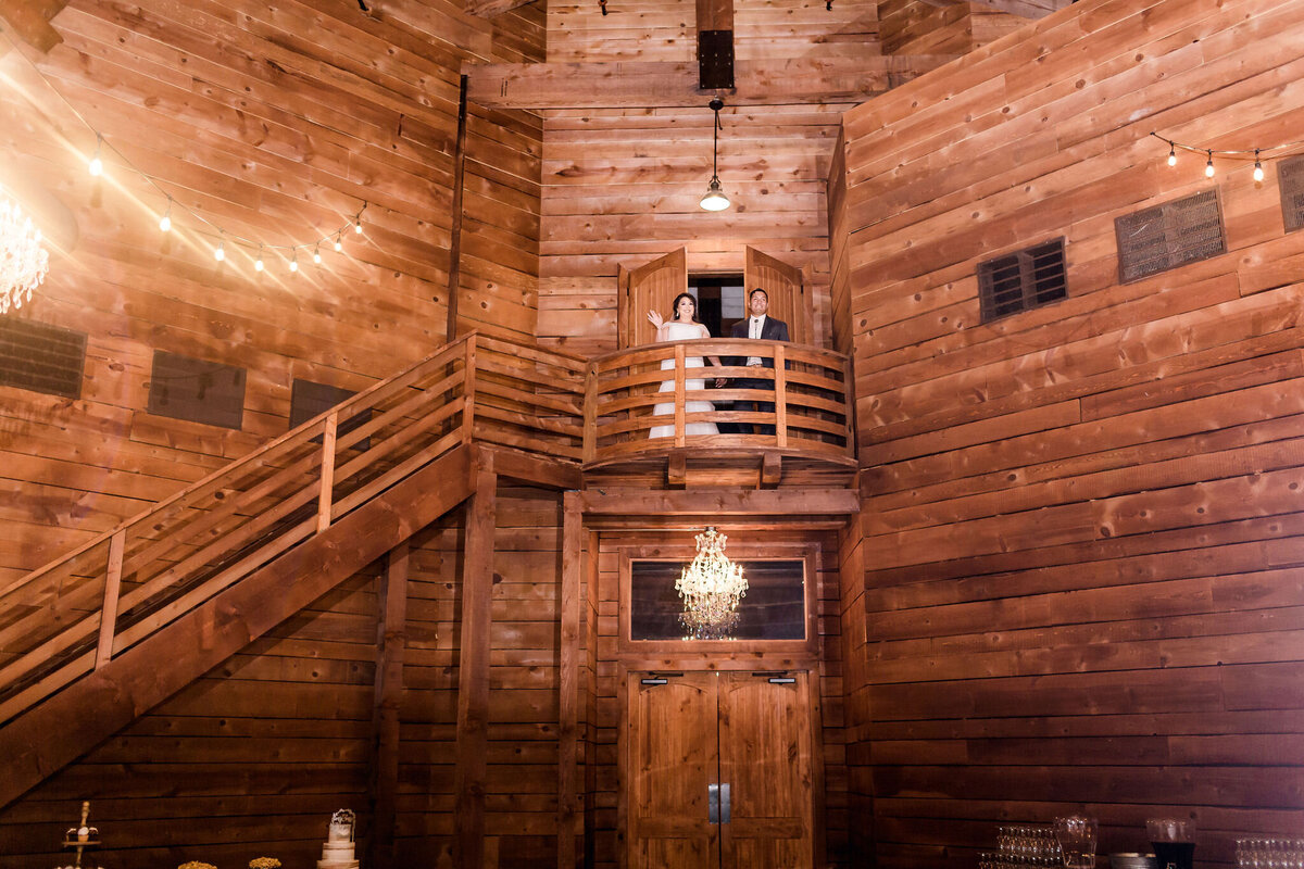 Stephanie&ChristianMorganCreekBarnAubreyTxWedding29