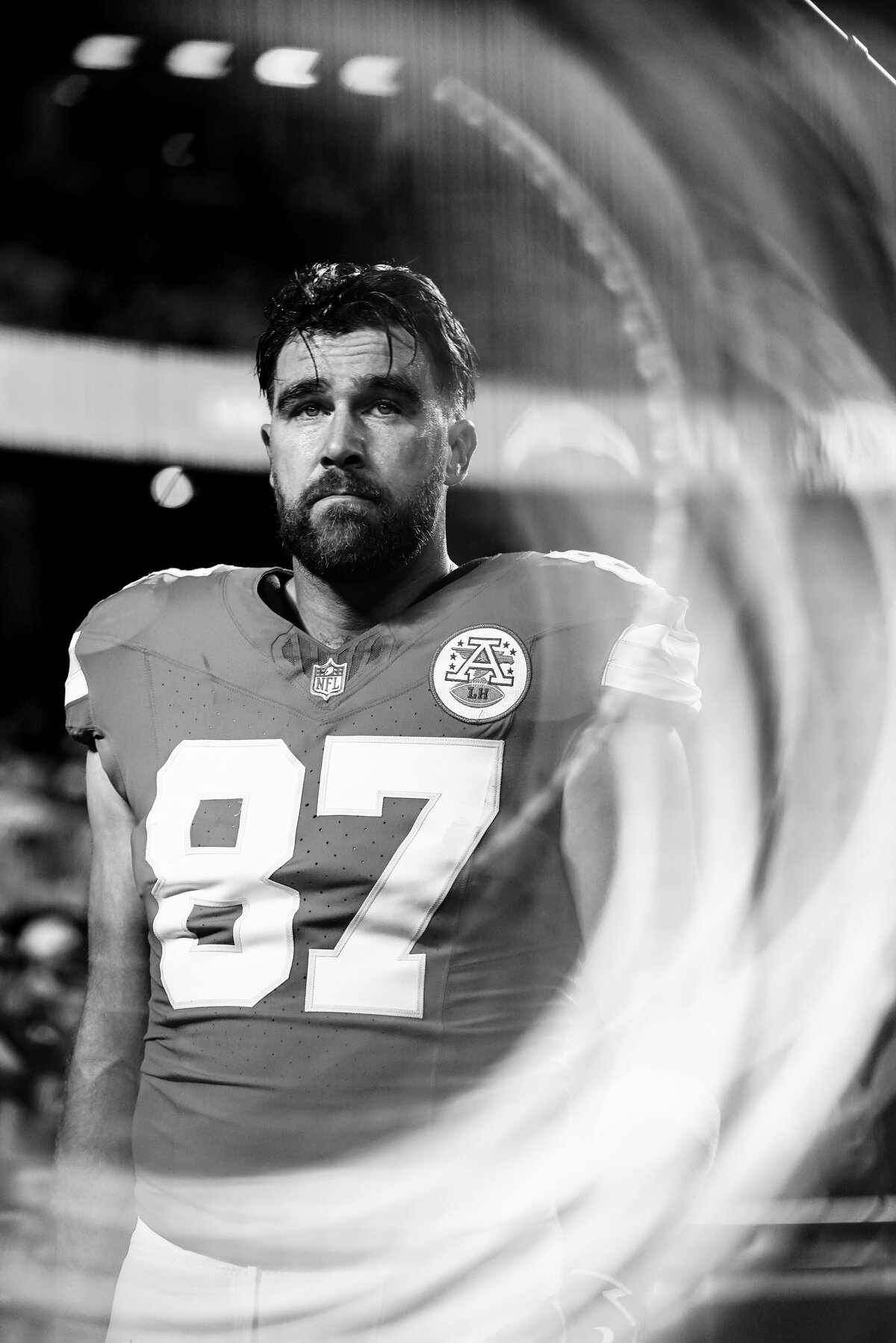 kansas-city-sports-photography-chiefs-0060-player-kelce-swirl-motion-edit