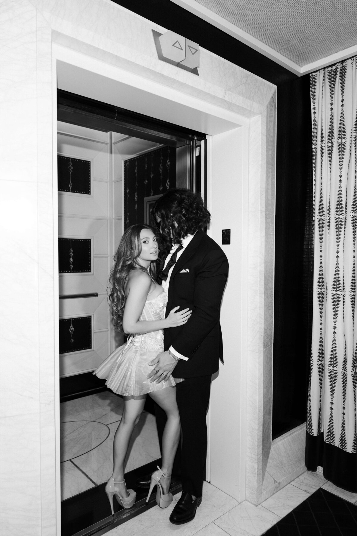 106_riskyexposure_shoshana-kyle_las-vegas-elopement-photography