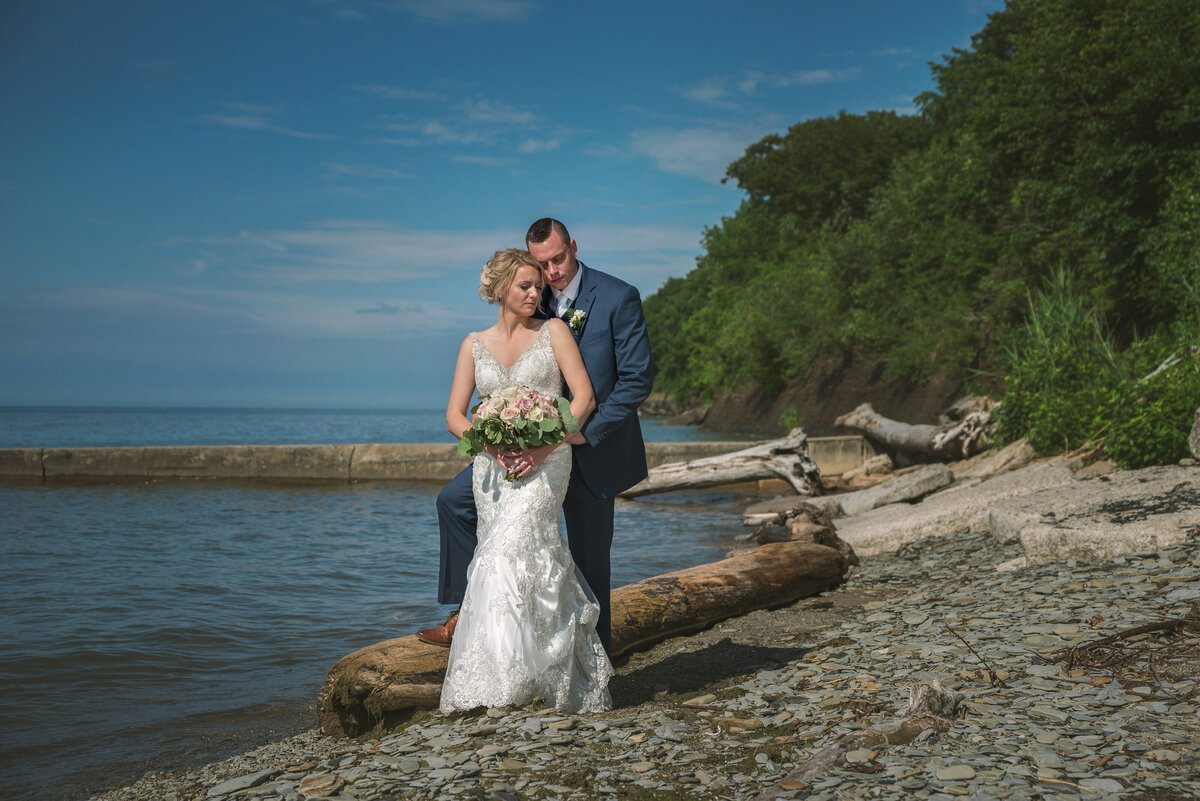 Wedding couple on the shores of lake Erie.