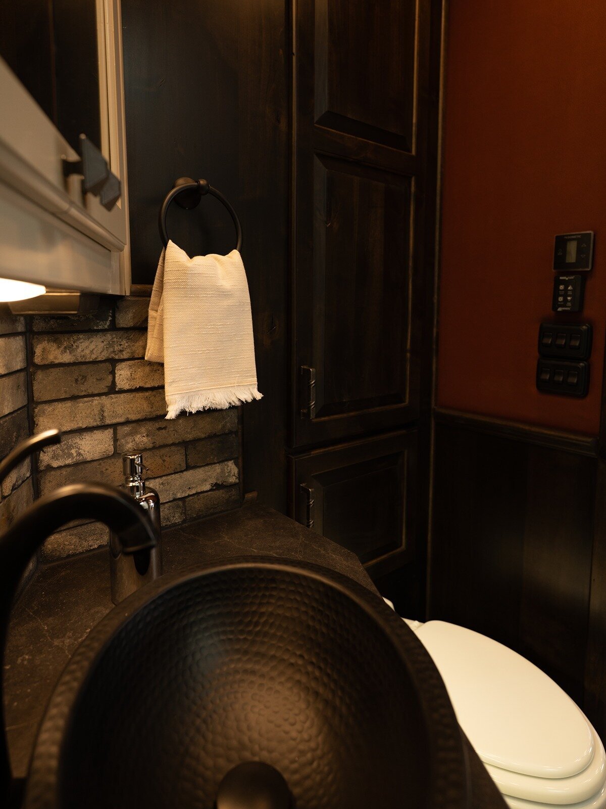 bloomer-trailer-interior-missouri-10