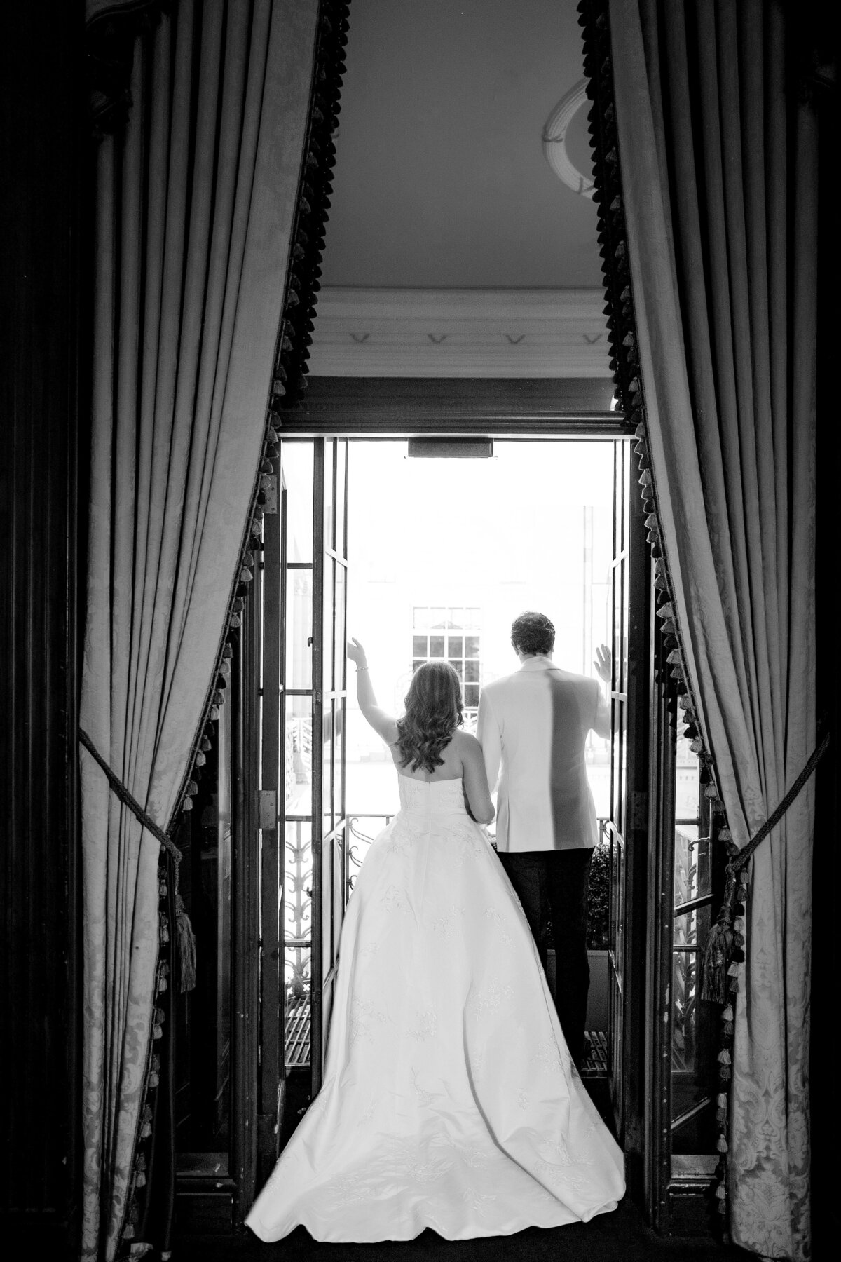 courtyard balcony entrance at duquesne club