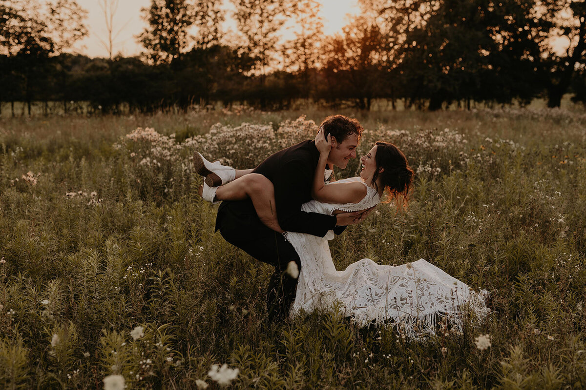 Emmett-Michigan-backyard-boho-wedding-dancing-metro-detroit-photographer-fringe-dress-reception-357