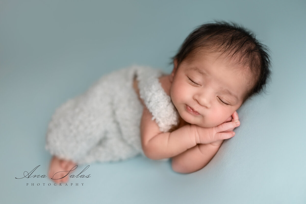 Newborn-Photographer-Edmonton-76