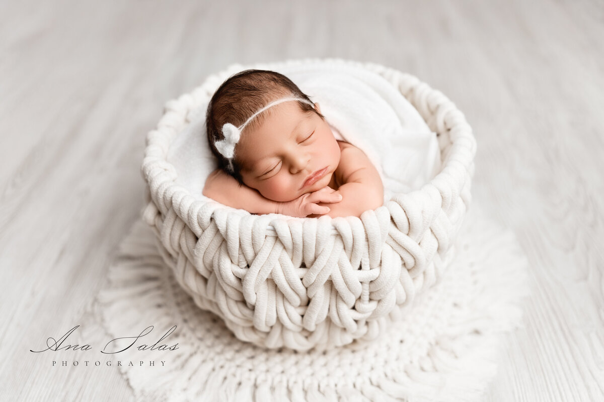 Newborn-Photographer-Edmonton-64
