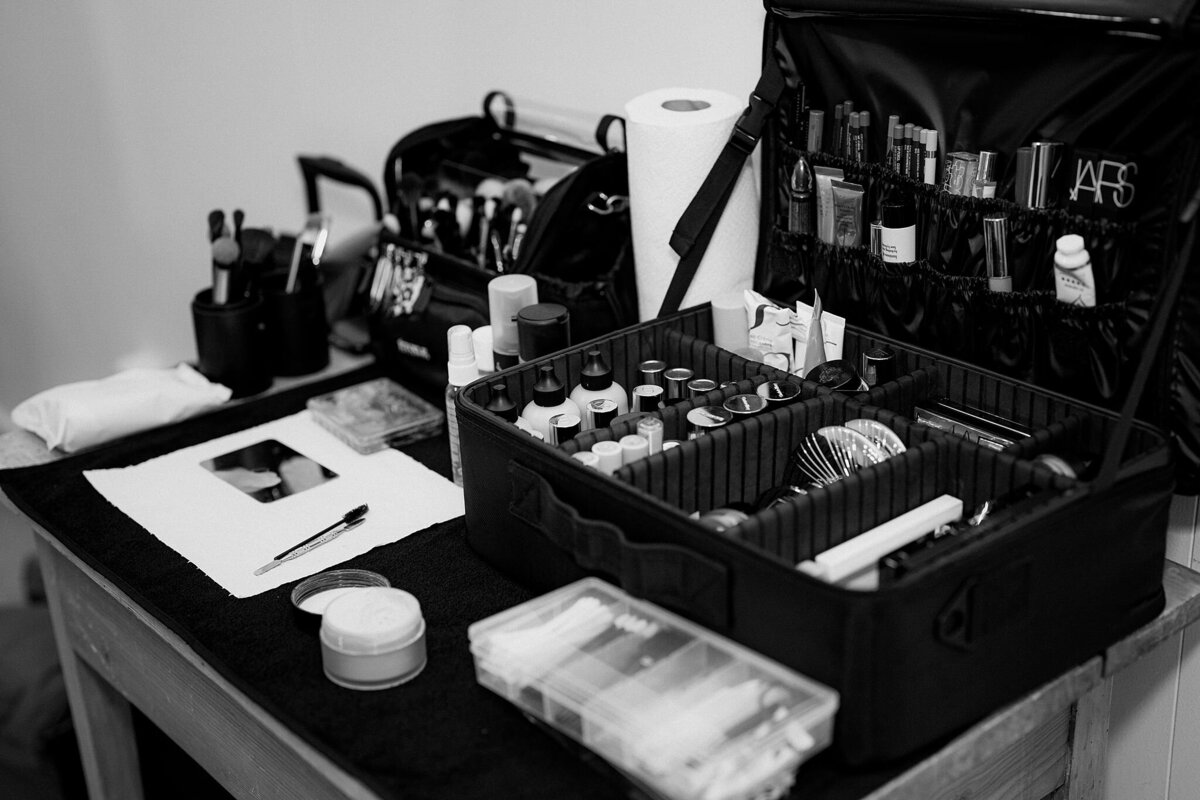 blackandwhiteimageofmakeupkitprofessional
