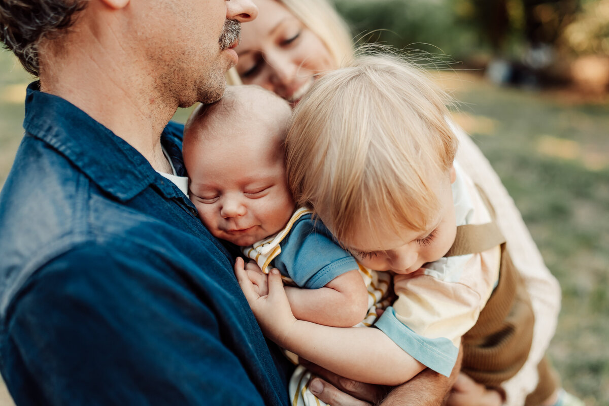 Portland-Newborn-Photos-with-grandparents-Mt-Tabor-Park-581