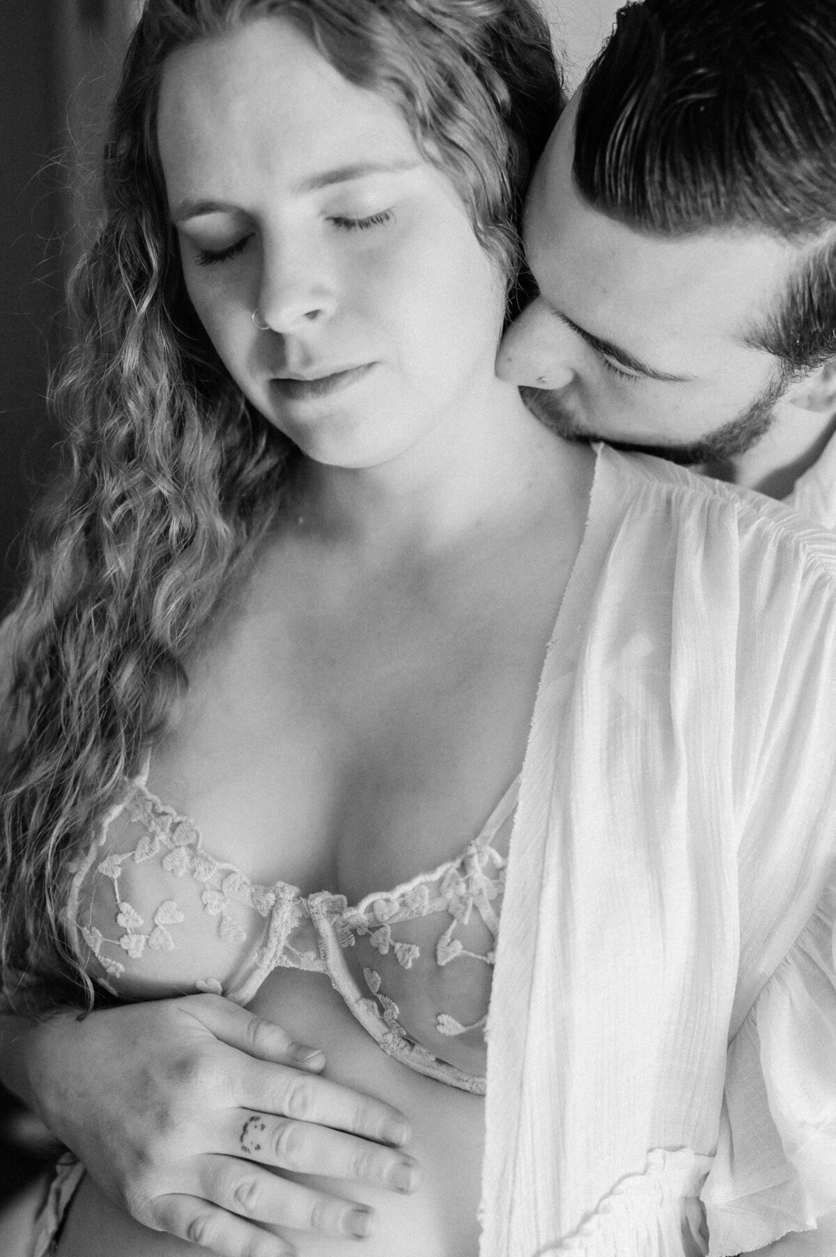 intimate-maternity-boudoir-session-88