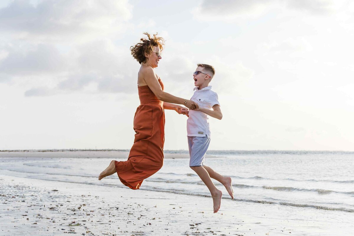 08-mom-son-jump