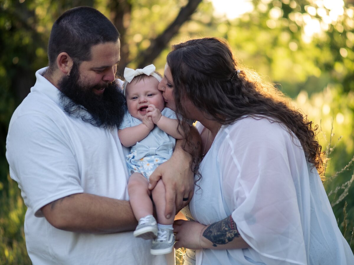 summer-family-session-fountain-creek-park-photos-with-river-7