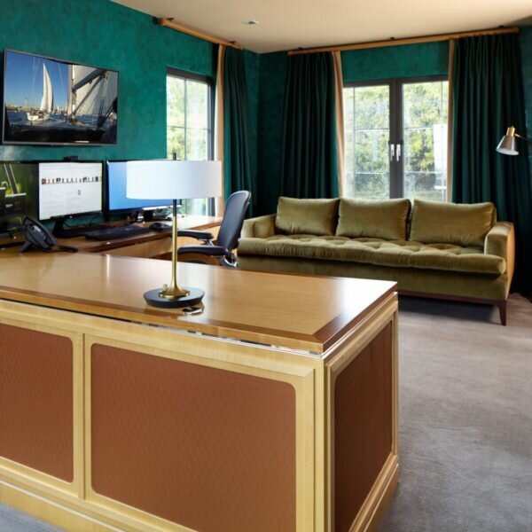 Heidi_Holzer_Green_Venetian_Plaster_Office-600x600