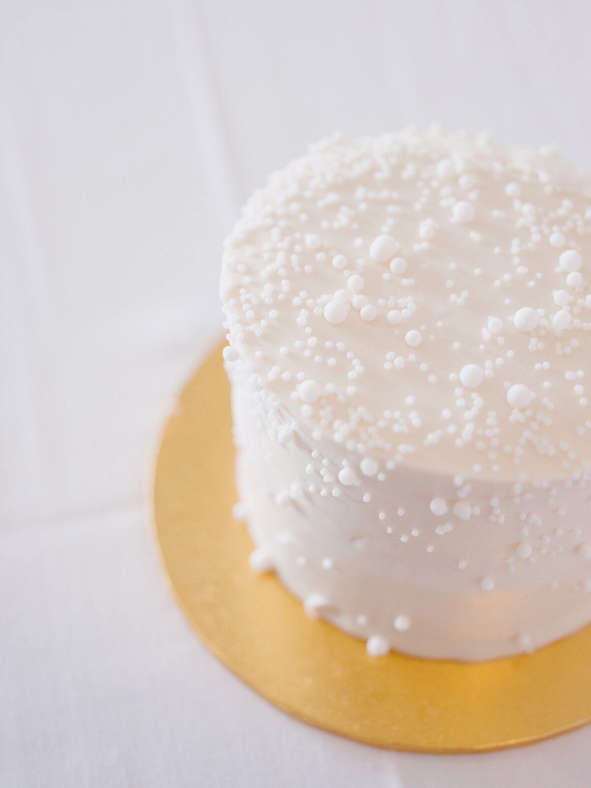 Pearl wedding cake at Cleveland Yachting Club reception